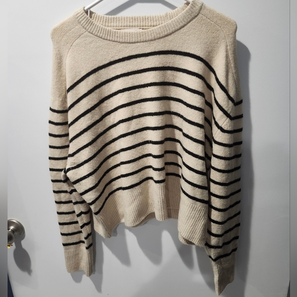 Universal Thread Striped Cream and Black Sweater - Picture 1 of 3